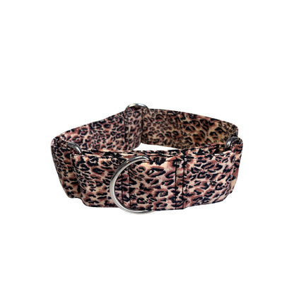 El collar Martingale para perro es la elección ideal para tutores que buscan una solución segura, cómoda y eficaz para pasear a su perro sin tirones ni escapes