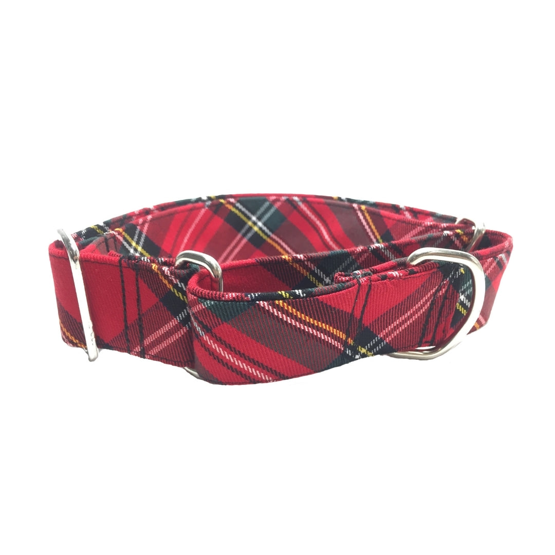 Este Martingale de diseño escocés lo tiene todo: seguridad, comodidad y un estilo clásico que nunca falla. Ideal para galgos, podencos y perros con mucha clase. ¡Un básico con mucho carácter!