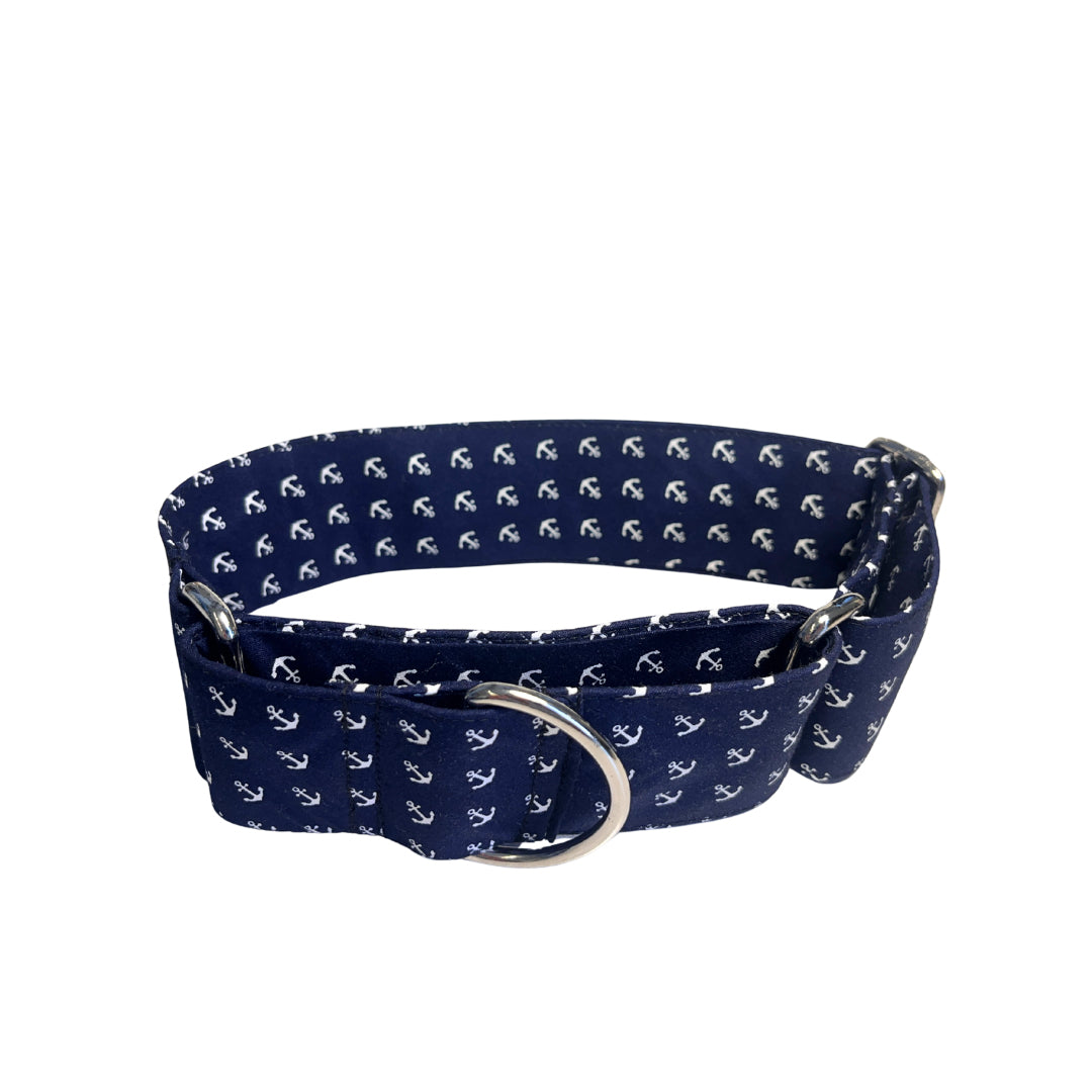 Martingale Hundehalsband „Totenköpfe“