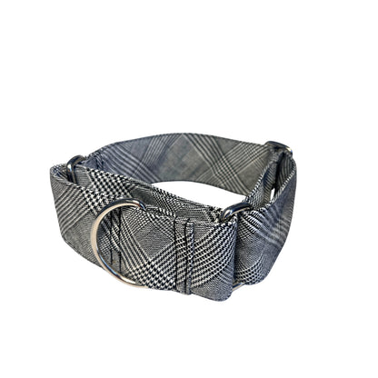 Controla a tu perro sin tirones bruscos ni molestias. Este collar Martingale se ajusta solo cuando es necesario, evitando que se zafe sin causarle daño. Ideal para perros inquietos o con cuello fino. Resistente, cómodo y con diseño atractivo: es el collar que tu perro necesita y tú estás buscando. ¡Haz tu pedido ahora y sal a pasear con total tranquilidad!